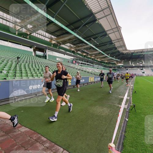 13.09.2026 - 21. swb-Marathon Bremen Michael Burmester http://msf.ph/oto/10323988 13.09.2026 13:26:18 Laufen im Stadion 186, 202, 213, 364, 390, 505, 530, 543, 645, 815, 818, 833, 966, 1077, 1283, 1410, 1443, 1459, 1473, 1487, 1504, 1515, 1530, 1561, 1618, 1700, 1744, 1828, 1830, 1953, 2058, 2059, 2271, 2273, 2298, 2308, 2309, 2354, 2382, 2384, 2388, 2404, 2428, 2506, 2508, 2542, 2558, 2576, 2582, 2591, 2592, 2656, 2675, 2748, 2752, 2762, 2817, 2833, 2878, 2896, 2965, 2970, 2981, 3005, 3047, 3050, 3062, 3084, 3097, 3142, 3172, 3211, 3259, 3329, 3359, 3390, 3433, 3540, 3629, 3756 meine-sportfotos.de