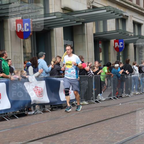 13.09.2026 - 21. swb-Marathon Bremen Strokosch-Dieckow http://msf.ph/oto/10324028 13.09.2026 11:00:08 Ziel 10144, 10272, 10275, 10369, 10677, 10801, 10810, 11016, 11045, 11126, 11129, 11180, 11547, 11623, 11687, 11708, 11769, 11838, 12018, 12105, 12106, 12190, 12291, 12394, 12530, 12531, 10175, 10236, 10691, 10758, 10867, 11054, 11056, 11071, 11089, 11158, 11159, 11160, 11250, 11259, 11427, 11445, 11453, 11524, 11525, 11528, 11587, 11588, 11589, 11637, 11803, 11879, 11904, 11907, 12123, 12238, 12239, 12242, 12243, 12274, 12352 meine-sportfotos.de
