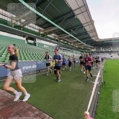 13.09.2026 - 21. swb-Marathon Bremen Michael Burmester http://msf.ph/oto/10324038 13.09.2026 13:26:26 Laufen im Stadion 186, 202, 213, 364, 390, 530, 543, 645, 815, 818, 833, 966, 1077, 1283, 1410, 1443, 1459, 1473, 1487, 1504, 1530, 1561, 1618, 1700, 1744, 1828, 1830, 1953, 2058, 2059, 2271, 2273, 2298, 2308, 2309, 2354, 2382, 2384, 2388, 2404, 2428, 2506, 2507, 2508, 2542, 2558, 2576, 2582, 2591, 2592, 2656, 2675, 2748, 2752, 2762, 2817, 2833, 2875, 2878, 2896, 2965, 2970, 2981, 3005, 3047, 3050, 3062, 3084, 3097, 3142, 3172, 3259, 3329, 3359, 3390, 3433, 3540, 3629, 3756 meine-sportfotos.de