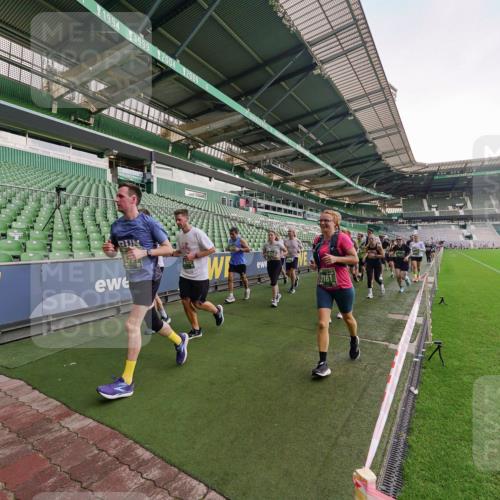 13.09.2026 - 21. swb-Marathon Bremen Michael Burmester http://msf.ph/oto/10324042 13.09.2026 13:26:26 Laufen im Stadion 186, 202, 213, 364, 390, 530, 543, 645, 815, 818, 833, 966, 1077, 1283, 1410, 1443, 1459, 1473, 1487, 1504, 1530, 1561, 1618, 1700, 1744, 1828, 1830, 1953, 2058, 2059, 2271, 2273, 2298, 2308, 2309, 2354, 2382, 2384, 2388, 2404, 2428, 2506, 2507, 2508, 2542, 2558, 2576, 2582, 2591, 2592, 2656, 2675, 2748, 2752, 2762, 2817, 2833, 2875, 2878, 2896, 2965, 2970, 2981, 3005, 3047, 3050, 3062, 3084, 3097, 3142, 3172, 3259, 3329, 3359, 3390, 3433, 3540, 3629, 3756 meine-sportfotos.de