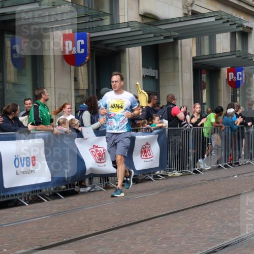 13.09.2026 - 21. swb-Marathon Bremen Strokosch-Dieckow http://msf.ph/oto/10324060 13.09.2026 11:00:09 Ziel 10144, 10272, 10275, 10369, 10677, 10801, 10810, 11016, 11045, 11126, 11129, 11180, 11547, 11623, 11687, 11708, 11769, 11838, 12018, 12105, 12106, 12190, 12291, 12394, 12530, 12531, 10175, 10236, 10691, 10758, 10867, 11054, 11071, 11158, 11159, 11160, 11250, 11259, 11427, 11445, 11453, 11524, 11525, 11528, 11587, 11588, 11589, 11637, 11879, 11904, 11907, 12123, 12238, 12239, 12242, 12243, 12274, 12352 meine-sportfotos.de