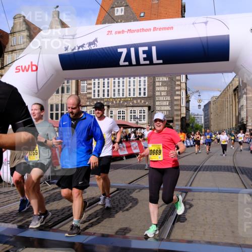 13.09.2026 - 21. swb-Marathon Bremen Tim E. http://msf.ph/oto/10324067 13.09.2026 11:00:01 Ziel 10147, 10236, 10355, 10669, 10691, 10928, 10929, 11054, 11056, 11089, 11194, 11419, 11501, 11594, 11803, 11904, 12138, 12242, 12243, 12388, 12480, 12527 meine-sportfotos.de