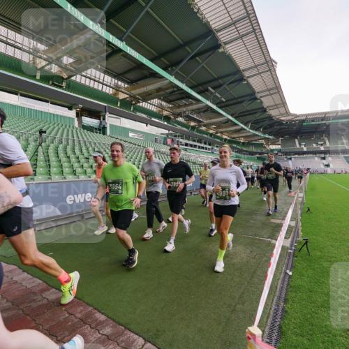 13.09.2026 - 21. swb-Marathon Bremen Michael Burmester http://msf.ph/oto/10324073 13.09.2026 13:26:30 Laufen im Stadion 186, 202, 364, 390, 530, 543, 645, 815, 818, 833, 966, 1077, 1283, 1410, 1412, 1443, 1459, 1473, 1487, 1504, 1530, 1561, 1618, 1700, 1744, 1828, 1830, 1953, 2058, 2059, 2271, 2273, 2298, 2308, 2309, 2354, 2382, 2384, 2388, 2404, 2428, 2506, 2507, 2508, 2542, 2558, 2576, 2582, 2591, 2592, 2656, 2675, 2748, 2752, 2762, 2817, 2875, 2878, 2896, 2923, 2965, 2970, 2981, 3005, 3045, 3047, 3050, 3062, 3084, 3097, 3142, 3172, 3184, 3259, 3329, 3359, 3390, 3433, 3540, 3629, 3756 meine-sportfotos.de