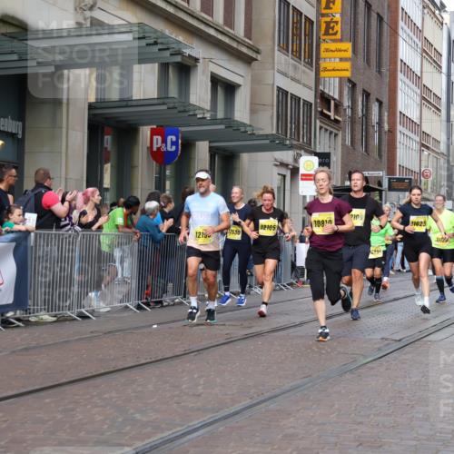13.09.2026 - 21. swb-Marathon Bremen Strokosch-Dieckow http://msf.ph/oto/10324079 13.09.2026 11:00:09 Ziel 10144, 10272, 10275, 10369, 10677, 10801, 10810, 11016, 11045, 11126, 11129, 11180, 11547, 11623, 11687, 11708, 11769, 11838, 12018, 12105, 12106, 12190, 12291, 12394, 12530, 12531, 10175, 10236, 10691, 10758, 10867, 11054, 11071, 11158, 11159, 11160, 11250, 11259, 11427, 11445, 11453, 11524, 11525, 11528, 11587, 11588, 11589, 11637, 11879, 11904, 11907, 12123, 12238, 12239, 12242, 12243, 12274, 12352 meine-sportfotos.de