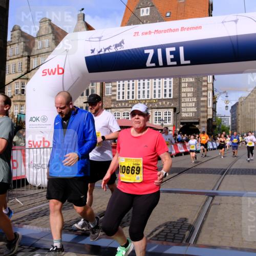 13.09.2026 - 21. swb-Marathon Bremen Tim E. http://msf.ph/oto/10324104 13.09.2026 11:00:01 Ziel 10147, 10236, 10355, 10669, 10691, 10928, 10929, 11054, 11056, 11089, 11194, 11419, 11501, 11594, 11803, 11904, 12138, 12242, 12243, 12388, 12480, 12527 meine-sportfotos.de