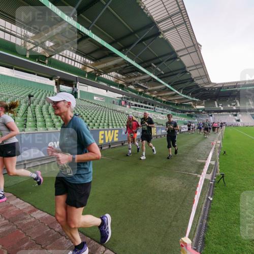 13.09.2026 - 21. swb-Marathon Bremen Michael Burmester http://msf.ph/oto/10324128 13.09.2026 13:26:38 Laufen im Stadion 186, 202, 364, 390, 530, 543, 645, 815, 818, 833, 966, 1077, 1283, 1410, 1412, 1443, 1459, 1473, 1487, 1530, 1561, 1608, 1618, 1700, 1744, 1828, 1953, 1961, 2058, 2059, 2273, 2298, 2308, 2309, 2354, 2382, 2384, 2388, 2404, 2428, 2507, 2508, 2542, 2558, 2576, 2582, 2591, 2592, 2656, 2675, 2725, 2748, 2752, 2762, 2817, 2875, 2878, 2896, 2923, 2965, 2970, 2981, 3045, 3047, 3050, 3062, 3073, 3084, 3097, 3172, 3184, 3259, 3329, 3359, 3433, 3540, 3592, 3629, 3756 meine-sportfotos.de