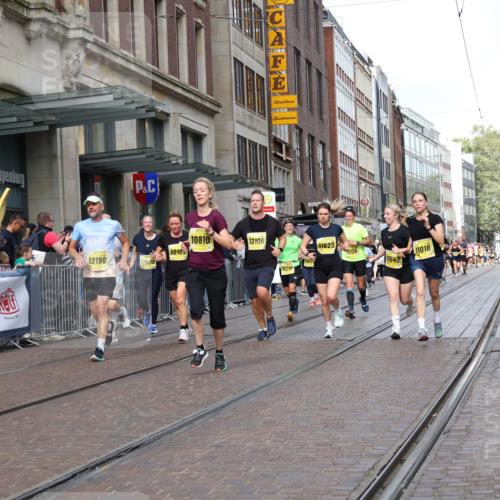 13.09.2026 - 21. swb-Marathon Bremen Strokosch-Dieckow http://msf.ph/oto/10324131 13.09.2026 11:00:11 Ziel 10144, 10263, 10272, 10275, 10306, 10369, 10677, 10801, 10810, 11045, 11126, 11129, 11162, 11180, 11547, 11623, 11687, 11708, 11769, 11838, 12018, 12105, 12106, 12190, 12291, 12394, 12430, 12530, 12531, 10175, 10691, 10758, 10867, 11016, 11071, 11158, 11159, 11160, 11250, 11259, 11427, 11445, 11453, 11524, 11525, 11528, 11587, 11588, 11589, 11637, 11879, 11904, 11907, 12123, 12238, 12239, 12274, 12352 meine-sportfotos.de