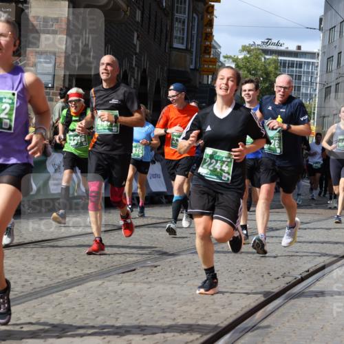 13.09.2026 - 21. swb-Marathon Bremen Strokosch-Dieckow http://msf.ph/oto/10324138 13.09.2026 13:31:15 Ziel 244, 1189, 1479, 1533, 1771, 1841, 1941, 2902, 2985, 3360, 3800, 4251, 4920, 5600, 5681, 5802, 5822, 5900, 6307, 7012, 7198, 7637, 7760, 7798, 8543, 8616, 9290, 9507, 9653, 9767, 9937, 9958, 9962, 9976, 13152, 13215, 922, 1627, 2602, 2707, 3152, 3343, 3392, 3396, 3579, 4258, 4477, 5375, 5504, 5720, 5765, 5979, 6147, 6968, 6971, 7001, 7296, 8035, 8239, 8339, 8342, 8726, 9147, 9155, 9822, 13066 meine-sportfotos.de