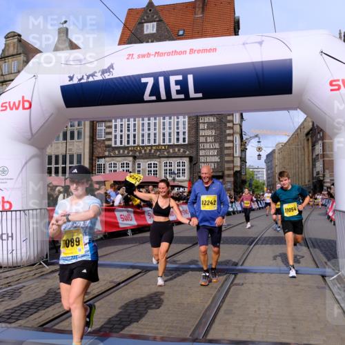 13.09.2026 - 21. swb-Marathon Bremen Tim E. http://msf.ph/oto/10324194 13.09.2026 11:00:06 Ziel 10175, 10236, 10355, 10669, 10691, 10867, 10928, 10929, 11054, 11056, 11089, 11194, 11419, 11427, 11501, 11637, 11803, 11879, 11904, 12138, 12238, 12239, 12242, 12243, 12388, 12480, 12527 meine-sportfotos.de
