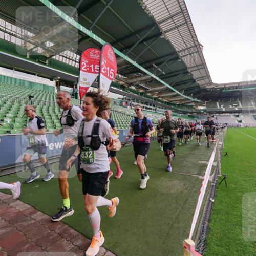 13.09.2026 - 21. swb-Marathon Bremen Michael Burmester http://msf.ph/oto/10324201 13.09.2026 13:26:51 Laufen im Stadion 186, 202, 357, 364, 390, 530, 543, 597, 645, 833, 966, 1077, 1283, 1410, 1412, 1443, 1459, 1473, 1487, 1530, 1608, 1618, 1700, 1744, 1769, 1828, 1953, 1961, 2058, 2273, 2298, 2308, 2309, 2382, 2384, 2388, 2404, 2428, 2507, 2508, 2542, 2558, 2576, 2582, 2592, 2656, 2675, 2725, 2748, 2762, 2817, 2875, 2876, 2923, 2965, 2970, 2981, 3045, 3047, 3050, 3062, 3073, 3084, 3097, 3172, 3184, 3219, 3359, 3433, 3540, 3592, 3629, 3756, 3907, 3978 meine-sportfotos.de
