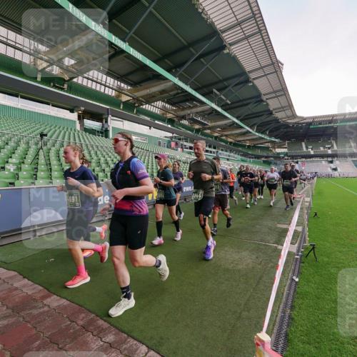 13.09.2026 - 21. swb-Marathon Bremen Michael Burmester http://msf.ph/oto/10324206 13.09.2026 13:26:51 Laufen im Stadion 186, 202, 357, 364, 390, 530, 543, 597, 645, 833, 966, 1077, 1283, 1410, 1412, 1443, 1459, 1473, 1487, 1530, 1608, 1618, 1700, 1744, 1769, 1828, 1953, 1961, 2058, 2273, 2298, 2308, 2309, 2382, 2384, 2388, 2404, 2428, 2507, 2508, 2542, 2558, 2576, 2582, 2592, 2656, 2675, 2725, 2748, 2762, 2817, 2875, 2876, 2923, 2965, 2970, 2981, 3045, 3047, 3050, 3062, 3073, 3084, 3097, 3172, 3184, 3219, 3359, 3433, 3540, 3592, 3629, 3756, 3907, 3978 meine-sportfotos.de