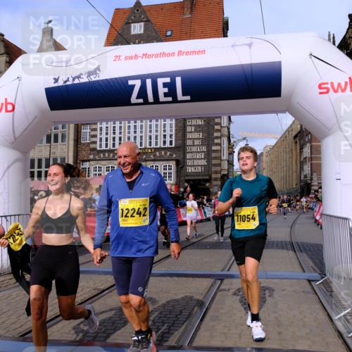 13.09.2026 - 21. swb-Marathon Bremen Tim E. http://msf.ph/oto/10324278 13.09.2026 11:00:07 Ziel 10175, 10236, 10355, 10669, 10691, 10867, 10928, 10929, 11054, 11056, 11089, 11194, 11419, 11427, 11501, 11637, 11803, 11879, 11904, 12138, 12238, 12239, 12242, 12243, 12388, 12480 meine-sportfotos.de