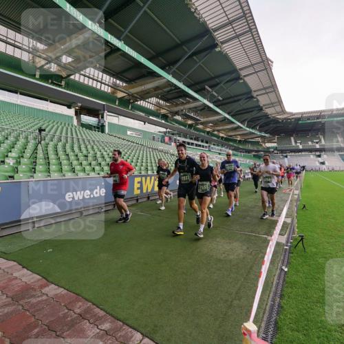 13.09.2026 - 21. swb-Marathon Bremen Michael Burmester http://msf.ph/oto/10324288 13.09.2026 13:27:03 Laufen im Stadion 186, 202, 357, 364, 390, 530, 597, 645, 726, 833, 888, 1077, 1283, 1412, 1443, 1473, 1487, 1530, 1608, 1618, 1700, 1744, 1769, 1828, 1961, 1984, 2236, 2273, 2298, 2309, 2382, 2384, 2388, 2404, 2428, 2507, 2508, 2542, 2558, 2576, 2582, 2592, 2656, 2675, 2725, 2748, 2817, 2875, 2876, 2923, 2965, 2970, 3045, 3047, 3050, 3062, 3073, 3084, 3097, 3172, 3184, 3219, 3359, 3433, 3540, 3592, 3629, 3756, 3885, 3907, 3978, 4457, 4660 meine-sportfotos.de