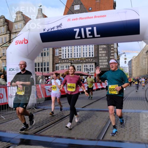 13.09.2026 - 21. swb-Marathon Bremen Tim E. http://msf.ph/oto/10324329 13.09.2026 11:00:10 Ziel 10175, 10236, 10355, 10669, 10691, 10867, 10928, 10929, 11054, 11056, 11071, 11089, 11194, 11250, 11419, 11427, 11445, 11501, 11637, 11803, 11879, 11904, 12138, 12238, 12239, 12242, 12243, 12388, 12480 meine-sportfotos.de