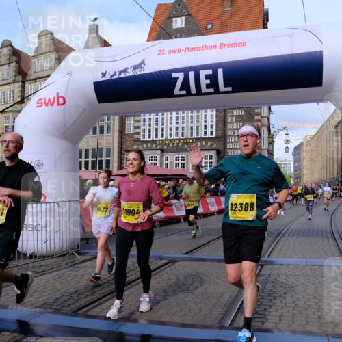 13.09.2026 - 21. swb-Marathon Bremen Tim E. http://msf.ph/oto/10324348 13.09.2026 11:00:10 Ziel 10175, 10236, 10355, 10669, 10691, 10867, 10928, 10929, 11054, 11056, 11071, 11089, 11194, 11250, 11419, 11427, 11445, 11501, 11637, 11803, 11879, 11904, 12138, 12238, 12239, 12242, 12243, 12388, 12480 meine-sportfotos.de