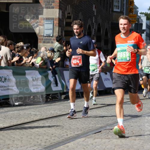 13.09.2026 - 21. swb-Marathon Bremen Strokosch-Dieckow http://msf.ph/oto/10324351 13.09.2026 13:10:47 Ziel 604, 640, 1181, 1277, 2605, 3959, 4727, 5532, 5620, 6267, 7881, 8033, 8064, 8709, 384, 697, 2021, 2759, 4023, 4475, 4571, 5079, 5168, 5314, 6471, 6657, 7115, 7136, 9622 meine-sportfotos.de