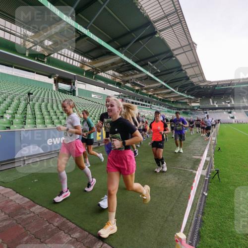 13.09.2026 - 21. swb-Marathon Bremen Michael Burmester http://msf.ph/oto/10324359 13.09.2026 13:27:09 Laufen im Stadion 186, 202, 357, 364, 390, 530, 597, 645, 726, 833, 888, 1077, 1283, 1412, 1473, 1487, 1530, 1608, 1618, 1700, 1744, 1769, 1828, 1961, 1984, 2236, 2273, 2309, 2382, 2384, 2388, 2404, 2428, 2502, 2507, 2508, 2542, 2558, 2576, 2582, 2592, 2656, 2675, 2725, 2748, 2817, 2875, 2876, 2923, 2965, 2970, 3045, 3047, 3050, 3062, 3073, 3084, 3097, 3172, 3184, 3219, 3359, 3433, 3540, 3592, 3629, 3756, 3885, 3907, 3978, 4457, 4660 meine-sportfotos.de