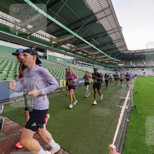 13.09.2026 - 21. swb-Marathon Bremen Michael Burmester http://msf.ph/oto/10324451 13.09.2026 13:27:17 Laufen im Stadion 111, 186, 202, 357, 364, 390, 478, 597, 726, 829, 833, 888, 925, 1077, 1283, 1412, 1473, 1487, 1496, 1530, 1608, 1618, 1700, 1769, 1958, 1961, 1984, 2236, 2273, 2309, 2382, 2384, 2388, 2404, 2428, 2502, 2507, 2508, 2542, 2558, 2576, 2582, 2592, 2656, 2675, 2725, 2748, 2817, 2875, 2876, 2923, 2965, 2970, 3045, 3047, 3050, 3062, 3073, 3084, 3172, 3184, 3219, 3359, 3433, 3540, 3592, 3629, 3756, 3885, 3907, 3978, 4457, 4660 meine-sportfotos.de