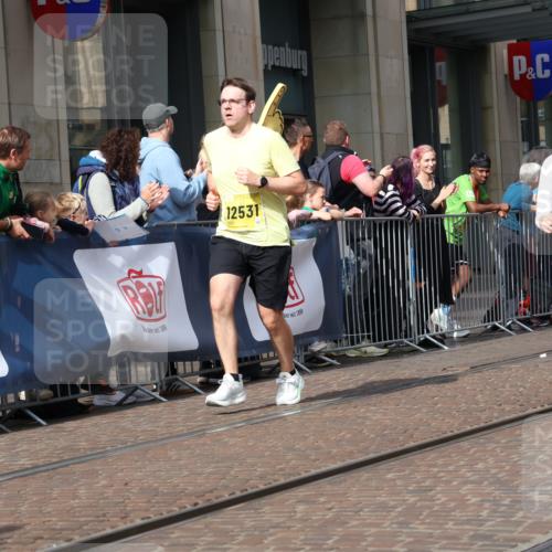 13.09.2026 - 21. swb-Marathon Bremen Strokosch-Dieckow http://msf.ph/oto/10324476 13.09.2026 11:00:19 Ziel 10263, 10272, 10275, 10306, 10369, 10677, 10857, 11045, 11126, 11162, 11180, 11343, 11475, 11556, 11687, 11708, 11769, 11797, 11819, 11838, 11959, 12018, 12397, 12430, 10144, 10677, 10758, 10801, 10810, 11016, 11045, 11071, 11129, 11158, 11159, 11160, 11250, 11259, 11445, 11453, 11524, 11525, 11528, 11547, 11587, 11588, 11589, 11623, 11907, 12105, 12106, 12123, 12190, 12274, 12291, 12352, 12394, 12530, 12531 meine-sportfotos.de