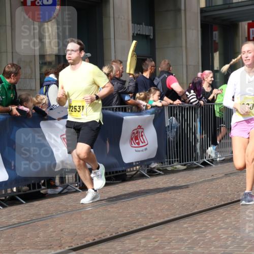 13.09.2026 - 21. swb-Marathon Bremen Strokosch-Dieckow http://msf.ph/oto/10324496 13.09.2026 11:00:20 Ziel 10263, 10272, 10275, 10306, 10369, 10857, 11126, 11162, 11180, 11343, 11475, 11556, 11687, 11708, 11769, 11797, 11819, 11838, 11959, 12006, 12018, 12397, 12430, 10144, 10677, 10758, 10801, 10810, 11016, 11045, 11071, 11129, 11158, 11159, 11160, 11250, 11259, 11445, 11453, 11524, 11525, 11528, 11547, 11587, 11588, 11589, 11623, 11907, 12105, 12106, 12123, 12190, 12274, 12291, 12352, 12394, 12530, 12531 meine-sportfotos.de
