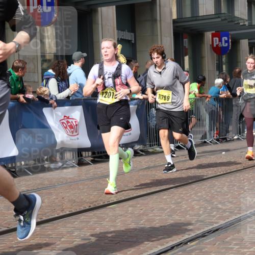 13.09.2026 - 21. swb-Marathon Bremen Strokosch-Dieckow http://msf.ph/oto/10324575 13.09.2026 11:00:21 Ziel 10263, 10272, 10275, 10306, 10369, 10857, 11055, 11126, 11162, 11180, 11343, 11475, 11556, 11687, 11708, 11769, 11797, 11804, 11819, 11838, 11959, 12006, 12018, 12397, 12430, 10144, 10677, 10758, 10801, 10810, 11016, 11045, 11071, 11129, 11158, 11159, 11160, 11259, 11453, 11524, 11525, 11528, 11547, 11587, 11588, 11589, 11623, 11907, 12105, 12106, 12123, 12190, 12274, 12291, 12352, 12394, 12530, 12531 meine-sportfotos.de