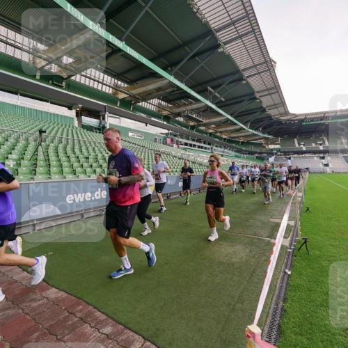 13.09.2026 - 21. swb-Marathon Bremen Michael Burmester http://msf.ph/oto/10324578 13.09.2026 13:27:31 Laufen im Stadion 111, 186, 202, 357, 364, 390, 478, 597, 726, 829, 833, 888, 925, 1077, 1220, 1412, 1473, 1496, 1608, 1700, 1769, 1958, 1961, 1984, 2236, 2273, 2309, 2388, 2404, 2428, 2502, 2507, 2508, 2542, 2558, 2576, 2582, 2592, 2725, 2748, 2817, 2875, 2876, 2923, 2965, 2970, 3045, 3047, 3050, 3073, 3084, 3184, 3219, 3359, 3540, 3589, 3592, 3629, 3756, 3885, 3907, 3978, 4238, 4457, 4660 meine-sportfotos.de