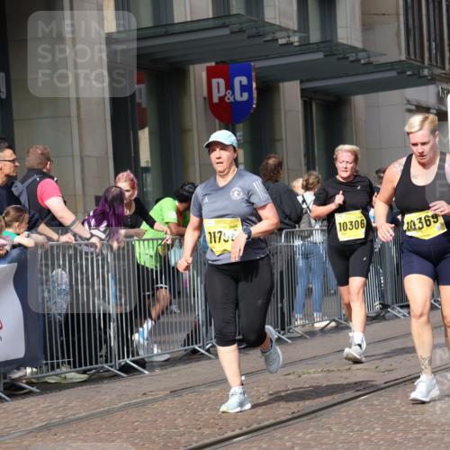 13.09.2026 - 21. swb-Marathon Bremen Strokosch-Dieckow http://msf.ph/oto/10324720 13.09.2026 11:00:26 Ziel 10263, 10272, 10275, 10306, 10367, 10368, 10369, 10857, 11055, 11162, 11180, 11247, 11343, 11359, 11475, 11556, 11687, 11708, 11769, 11797, 11804, 11819, 11838, 11959, 12006, 12397, 12428, 12430, 10144, 10677, 10801, 10810, 11016, 11045, 11126, 11129, 11524, 11525, 11547, 11587, 11588, 11589, 11623, 11907, 12018, 12105, 12106, 12190, 12291, 12352, 12394, 12530, 12531 meine-sportfotos.de