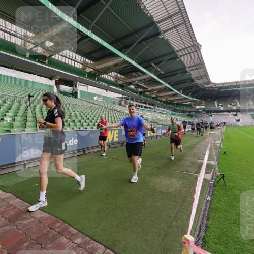 13.09.2026 - 21. swb-Marathon Bremen Michael Burmester http://msf.ph/oto/10324738 13.09.2026 13:27:45 Laufen im Stadion 111, 186, 357, 364, 390, 478, 597, 726, 829, 833, 888, 925, 1077, 1220, 1298, 1325, 1412, 1496, 1608, 1700, 1741, 1769, 1958, 1961, 1984, 2236, 2273, 2309, 2388, 2404, 2428, 2472, 2502, 2507, 2542, 2574, 2576, 2582, 2725, 2743, 2748, 2817, 2875, 2876, 2923, 2965, 3045, 3050, 3061, 3073, 3084, 3184, 3219, 3540, 3589, 3592, 3629, 3694, 3756, 3826, 3853, 3885, 3907, 3978, 4108, 4238, 4457, 4660 meine-sportfotos.de