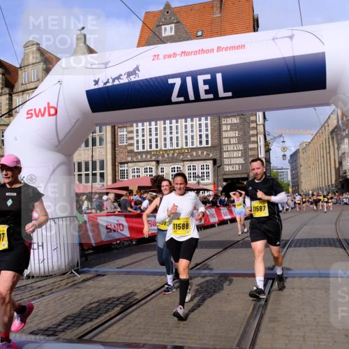 13.09.2026 - 21. swb-Marathon Bremen Tim E. http://msf.ph/oto/10324779 13.09.2026 11:00:24 Ziel 10175, 10758, 10867, 11016, 11071, 11158, 11159, 11160, 11250, 11259, 11445, 11453, 11524, 11525, 11528, 11587, 11588, 11589, 11879, 11907, 12123, 12238, 12239, 12274, 12352 meine-sportfotos.de