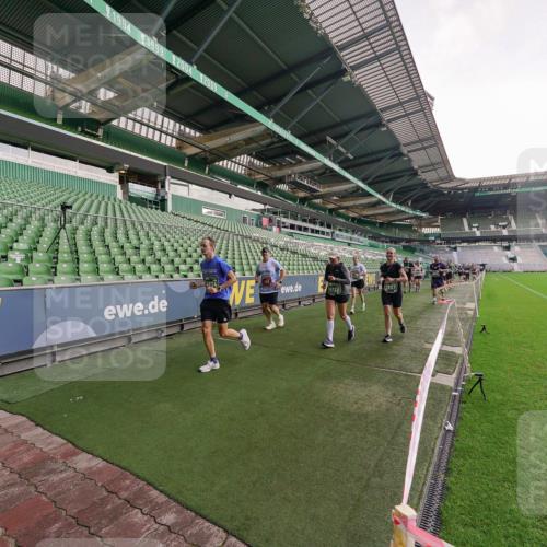 13.09.2026 - 21. swb-Marathon Bremen Michael Burmester http://msf.ph/oto/10324858 13.09.2026 13:28:00 Laufen im Stadion 111, 186, 220, 357, 364, 390, 478, 597, 726, 829, 833, 888, 925, 1079, 1220, 1298, 1325, 1412, 1496, 1608, 1700, 1741, 1769, 1777, 1958, 1961, 1984, 2236, 2273, 2309, 2365, 2388, 2404, 2428, 2472, 2502, 2507, 2542, 2574, 2582, 2593, 2725, 2743, 2748, 2875, 2876, 2923, 3045, 3050, 3061, 3073, 3084, 3154, 3184, 3219, 3540, 3589, 3592, 3595, 3694, 3756, 3798, 3826, 3853, 3885, 3907, 3978, 3987, 4108, 4238, 4457, 4660 meine-sportfotos.de