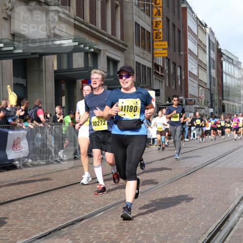 13.09.2026 - 21. swb-Marathon Bremen Strokosch-Dieckow http://msf.ph/oto/10324886 13.09.2026 11:00:29 Ziel 10093, 10263, 10272, 10275, 10306, 10367, 10368, 10753, 10857, 11055, 11162, 11180, 11247, 11343, 11359, 11475, 11540, 11556, 11687, 11708, 11728, 11797, 11804, 11819, 11838, 11959, 12006, 12116, 12397, 12428, 12430, 10144, 10369, 10677, 10801, 10810, 11016, 11045, 11126, 11129, 11547, 11623, 11769, 12018, 12105, 12106, 12190, 12291, 12352, 12394, 12530, 12531 meine-sportfotos.de