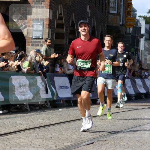 13.09.2026 - 21. swb-Marathon Bremen Strokosch-Dieckow http://msf.ph/oto/10324941 13.09.2026 13:11:05 Ziel 384, 1181, 1385, 1498, 1554, 2347, 4023, 4727, 5066, 5152, 5155, 5168, 5314, 5387, 5648, 7115, 7136, 9659, 13248, 1349, 2087, 3440, 3448, 3484, 3647, 4429, 6274, 8474, 9618, 9762 meine-sportfotos.de