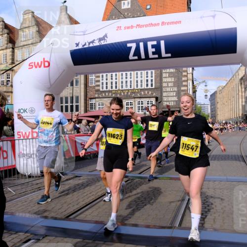13.09.2026 - 21. swb-Marathon Bremen Tim E. http://msf.ph/oto/10324997 13.09.2026 11:00:35 Ziel 10144, 10677, 10801, 10810, 11016, 11045, 11129, 11547, 11587, 11588, 11589, 11623, 11907, 12105, 12106, 12190, 12291, 12352, 12394, 12530, 12531 meine-sportfotos.de
