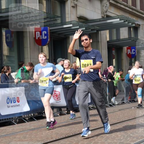 13.09.2026 - 21. swb-Marathon Bremen Strokosch-Dieckow http://msf.ph/oto/10325005 13.09.2026 11:00:32 Ziel 10093, 10263, 10306, 10367, 10368, 10428, 10753, 10857, 11055, 11162, 11180, 11247, 11343, 11359, 11475, 11540, 11556, 11687, 11708, 11728, 11797, 11804, 11819, 11838, 11959, 12006, 12085, 12116, 12397, 12428, 12430, 10144, 10272, 10275, 10369, 10677, 10801, 10810, 11016, 11045, 11126, 11129, 11180, 11547, 11623, 11708, 11769, 12018, 12105, 12106, 12190, 12291, 12352, 12394, 12530, 12531 meine-sportfotos.de