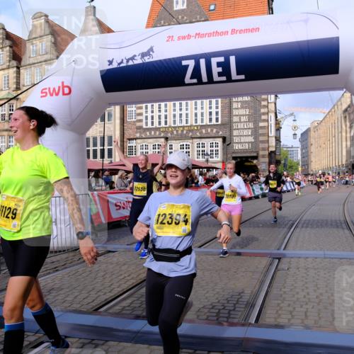13.09.2026 - 21. swb-Marathon Bremen Tim E. http://msf.ph/oto/10325057 13.09.2026 11:00:38 Ziel 10144, 10677, 10801, 10810, 11016, 11045, 11126, 11129, 11547, 11623, 12018, 12105, 12106, 12190, 12291, 12352, 12394, 12530, 12531 meine-sportfotos.de