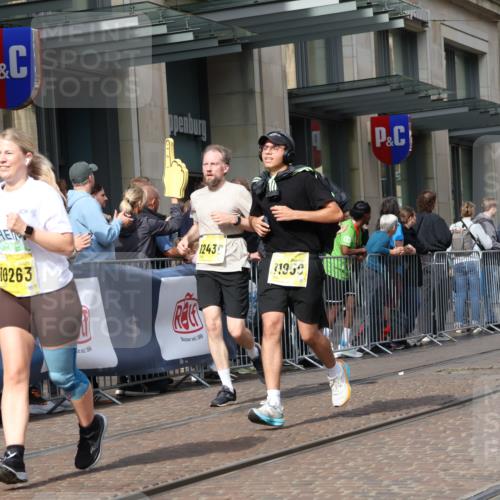 13.09.2026 - 21. swb-Marathon Bremen Strokosch-Dieckow http://msf.ph/oto/10325118 13.09.2026 11:00:35 Ziel 10093, 10263, 10306, 10367, 10368, 10428, 10639, 10753, 10857, 11055, 11162, 11247, 11343, 11359, 11475, 11540, 11556, 11728, 11797, 11804, 11819, 11850, 11959, 12006, 12085, 12116, 12397, 12428, 12430, 10144, 10272, 10275, 10306, 10369, 10677, 10801, 10810, 11016, 11045, 11126, 11129, 11162, 11180, 11547, 11623, 11687, 11708, 11769, 11838, 12018, 12105, 12106, 12190, 12291, 12394, 12430, 12530, 12531 meine-sportfotos.de