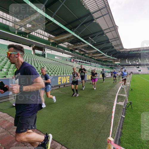 13.09.2026 - 21. swb-Marathon Bremen Michael Burmester http://msf.ph/oto/10325140 13.09.2026 13:28:33 Laufen im Stadion 111, 220, 357, 422, 476, 478, 597, 685, 726, 729, 754, 829, 888, 925, 986, 1079, 1220, 1298, 1325, 1384, 1412, 1496, 1608, 1615, 1741, 1769, 1777, 1958, 1961, 1984, 2236, 2326, 2365, 2472, 2502, 2507, 2574, 2593, 2725, 2743, 2862, 2868, 2875, 2876, 2923, 2924, 2991, 3020, 3045, 3061, 3073, 3154, 3184, 3219, 3238, 3274, 3321, 3361, 3589, 3592, 3594, 3595, 3678, 3694, 3755, 3798, 3826, 3853, 3885, 3907, 3953, 3965, 3971, 3978, 3987, 4011, 4108, 4238, 4457, 4660 meine-sportfotos.de