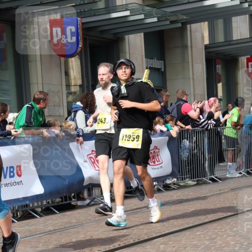 13.09.2026 - 21. swb-Marathon Bremen Strokosch-Dieckow http://msf.ph/oto/10325145 13.09.2026 11:00:35 Ziel 10093, 10263, 10306, 10367, 10368, 10428, 10639, 10753, 10857, 11055, 11162, 11247, 11343, 11359, 11475, 11540, 11556, 11728, 11797, 11804, 11819, 11850, 11959, 12006, 12085, 12116, 12397, 12428, 12430, 10144, 10272, 10275, 10306, 10369, 10677, 10801, 10810, 11016, 11045, 11126, 11129, 11162, 11180, 11547, 11623, 11687, 11708, 11769, 11838, 12018, 12105, 12106, 12190, 12291, 12394, 12430, 12530, 12531 meine-sportfotos.de
