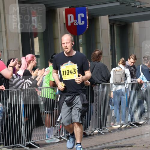 13.09.2026 - 21. swb-Marathon Bremen Strokosch-Dieckow http://msf.ph/oto/10325171 13.09.2026 11:00:37 Ziel 10093, 10367, 10368, 10428, 10639, 10753, 10857, 11049, 11055, 11116, 11247, 11343, 11359, 11475, 11540, 11556, 11728, 11797, 11804, 11819, 11850, 11959, 12006, 12085, 12116, 12397, 12428, 10144, 10263, 10272, 10275, 10306, 10369, 10677, 10801, 10810, 11045, 11126, 11129, 11162, 11180, 11547, 11556, 11623, 11687, 11708, 11769, 11838, 12018, 12105, 12106, 12190, 12291, 12394, 12430, 12530, 12531 meine-sportfotos.de