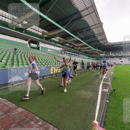 13.09.2026 - 21. swb-Marathon Bremen Michael Burmester http://msf.ph/oto/10325195 13.09.2026 13:28:40 Laufen im Stadion 111, 220, 357, 422, 476, 478, 597, 685, 726, 729, 754, 829, 888, 925, 986, 1079, 1220, 1298, 1325, 1384, 1412, 1496, 1608, 1615, 1741, 1769, 1777, 1958, 1961, 1984, 2236, 2326, 2365, 2436, 2472, 2502, 2574, 2593, 2725, 2740, 2743, 2862, 2868, 2876, 2923, 2924, 2991, 3020, 3045, 3061, 3073, 3129, 3154, 3184, 3219, 3238, 3274, 3321, 3361, 3589, 3592, 3594, 3595, 3605, 3678, 3694, 3755, 3758, 3798, 3826, 3853, 3885, 3907, 3953, 3965, 3971, 3978, 3987, 4011, 4108, 4238, 4457, 4660 meine-sportfotos.de