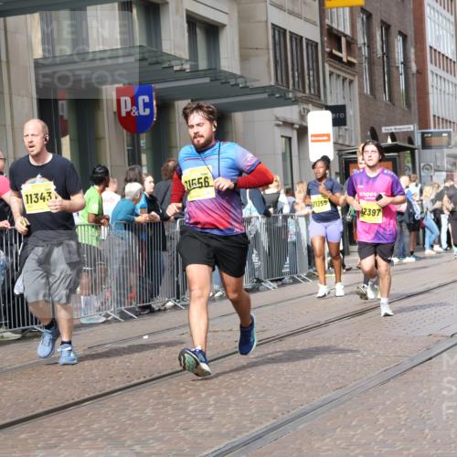 13.09.2026 - 21. swb-Marathon Bremen Strokosch-Dieckow http://msf.ph/oto/10325203 13.09.2026 11:00:38 Ziel 10093, 10367, 10368, 10428, 10639, 10753, 10857, 10964, 10965, 11049, 11055, 11116, 11247, 11343, 11359, 11428, 11475, 11540, 11728, 11797, 11804, 11819, 11850, 11959, 12006, 12085, 12116, 12241, 12397, 12428, 10144, 10263, 10272, 10275, 10306, 10369, 10677, 10801, 10810, 11045, 11126, 11129, 11162, 11180, 11547, 11556, 11623, 11687, 11708, 11769, 11838, 12018, 12105, 12106, 12291, 12394, 12430, 12530, 12531 meine-sportfotos.de