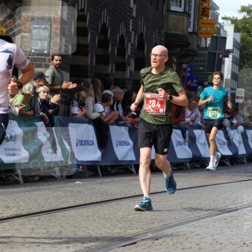 13.09.2026 - 21. swb-Marathon Bremen Strokosch-Dieckow http://msf.ph/oto/10325279 13.09.2026 13:11:14 Ziel 335, 384, 697, 1385, 1498, 2021, 2347, 2759, 4023, 4475, 4571, 5079, 5155, 5168, 5314, 5387, 6471, 6657, 7115, 7136, 8183, 9622, 9659, 13248, 382, 3899, 6274, 9291 meine-sportfotos.de