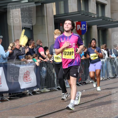13.09.2026 - 21. swb-Marathon Bremen Strokosch-Dieckow http://msf.ph/oto/10325321 13.09.2026 11:00:40 Ziel 10093, 10367, 10368, 10428, 10639, 10753, 10857, 10964, 10965, 11049, 11055, 11116, 11247, 11359, 11428, 11540, 11681, 11682, 11728, 11797, 11804, 11819, 11850, 11959, 12006, 12085, 12116, 12241, 12397, 12428, 10263, 10272, 10275, 10306, 10369, 10677, 10801, 11045, 11126, 11129, 11162, 11180, 11343, 11475, 11556, 11687, 11708, 11769, 11838, 11959, 12018, 12105, 12106, 12291, 12394, 12430, 12530, 12531 meine-sportfotos.de