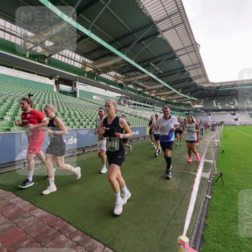 13.09.2026 - 21. swb-Marathon Bremen Michael Burmester http://msf.ph/oto/10325338 13.09.2026 13:28:56 Laufen im Stadion 111, 171, 220, 357, 422, 476, 478, 597, 685, 726, 729, 754, 829, 888, 925, 986, 1079, 1217, 1220, 1270, 1298, 1325, 1384, 1496, 1615, 1741, 1777, 1958, 1984, 2236, 2238, 2326, 2365, 2436, 2472, 2502, 2546, 2574, 2593, 2740, 2743, 2830, 2862, 2868, 2876, 2924, 2991, 3020, 3053, 3061, 3129, 3154, 3219, 3238, 3274, 3321, 3361, 3563, 3589, 3594, 3595, 3605, 3678, 3694, 3755, 3758, 3798, 3826, 3853, 3885, 3953, 3965, 3971, 3978, 3987, 4011, 4108, 4238, 4457, 4660 meine-sportfotos.de