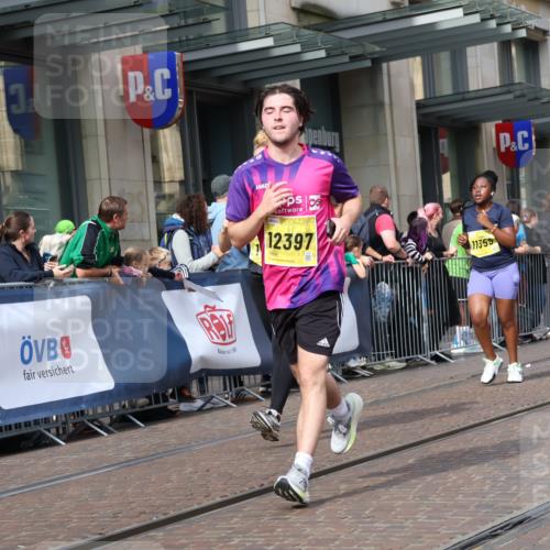 13.09.2026 - 21. swb-Marathon Bremen Strokosch-Dieckow http://msf.ph/oto/10325351 13.09.2026 11:00:41 Ziel 10093, 10367, 10368, 10428, 10639, 10753, 10857, 10964, 10965, 11049, 11055, 11116, 11247, 11359, 11428, 11540, 11681, 11682, 11728, 11797, 11804, 11819, 11850, 12006, 12085, 12116, 12241, 12397, 12428, 10263, 10272, 10275, 10306, 10369, 10677, 10801, 11045, 11126, 11129, 11162, 11180, 11343, 11475, 11556, 11687, 11708, 11769, 11797, 11838, 11959, 12018, 12291, 12394, 12430, 12530, 12531 meine-sportfotos.de