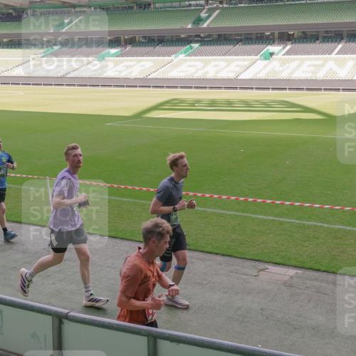 13.09.2026 - 21. swb-Marathon Bremen Michael Burmester http://msf.ph/oto/10325359 13.09.2026 12:54:46 Laufen im Stadion 161, 189, 201, 205, 313, 376, 385, 388, 461, 472, 481, 495, 541, 560, 615, 616, 666, 675, 696, 740, 816, 827, 982, 1053, 1076, 1197, 1207, 1390, 1419, 1433, 1468, 1551, 1599, 1631, 1658, 1707, 1814, 2055, 2125, 2234, 2251, 2280, 2319, 2362, 2383, 2390, 2401, 2422, 2454, 2474, 2499, 2623, 2701, 2733, 2801, 2824, 2870, 2882, 2913, 2922, 2962, 2971, 2997, 3012, 3054, 3134, 3175, 3206, 3241, 3246, 3346, 3356, 3357, 3413, 3706, 3716, 3836, 4137, 6106 meine-sportfotos.de