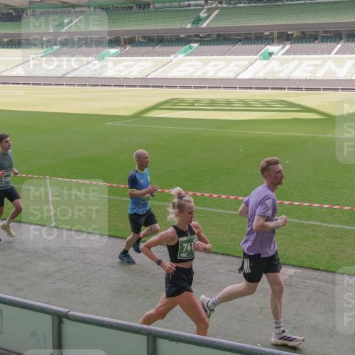 13.09.2026 - 21. swb-Marathon Bremen Michael Burmester http://msf.ph/oto/10325378 13.09.2026 12:54:46 Laufen im Stadion 161, 189, 201, 205, 313, 376, 385, 388, 461, 472, 481, 495, 541, 560, 615, 616, 666, 675, 696, 740, 816, 827, 982, 1053, 1076, 1197, 1207, 1390, 1419, 1433, 1468, 1551, 1599, 1631, 1658, 1707, 1814, 2055, 2125, 2234, 2251, 2280, 2319, 2362, 2383, 2390, 2401, 2422, 2454, 2474, 2499, 2623, 2701, 2733, 2801, 2824, 2870, 2882, 2913, 2922, 2962, 2971, 2997, 3012, 3054, 3134, 3175, 3206, 3241, 3246, 3346, 3356, 3357, 3413, 3706, 3716, 3836, 4137, 6106 meine-sportfotos.de