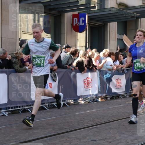 13.09.2026 - 21. swb-Marathon Bremen Strokosch-Dieckow http://msf.ph/oto/10325380 13.09.2026 13:19:52 Ziel 205, 431, 495, 511, 655, 1058, 1252, 1390, 1537, 1750, 1931, 2122, 2343, 2577, 2807, 2885, 2903, 3685, 3690, 4287, 5340, 5389, 5450, 5583, 5813, 5837, 6663, 6901, 7018, 7341, 7404, 7531, 7664, 8178, 9047, 9518, 9756, 13192, 161, 411, 461, 495, 926, 1010, 1053, 1232, 1281, 1468, 1535, 1551, 1642, 1972, 2870, 2906, 3240, 3319, 3411, 3966, 4101, 4479, 4480, 4977, 4978, 7037, 7140, 7404, 7488, 7655, 8185, 8263, 9082, 9359, 9984, 13163, 13192 meine-sportfotos.de