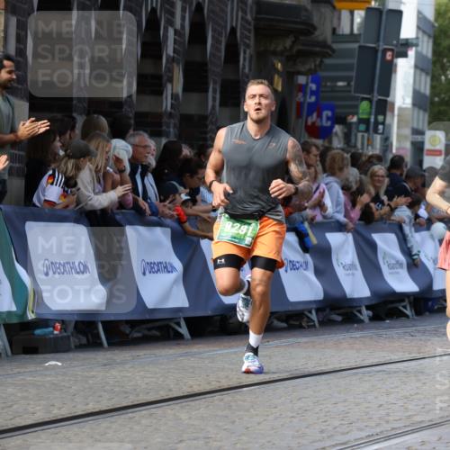 13.09.2026 - 21. swb-Marathon Bremen Strokosch-Dieckow http://msf.ph/oto/10325403 13.09.2026 13:11:20 Ziel 335, 384, 697, 2021, 2759, 3484, 3647, 4023, 4429, 4475, 4571, 5079, 5168, 5314, 6471, 6657, 7115, 7136, 8183, 9410, 9622, 382, 3899, 7109, 8982, 9291 meine-sportfotos.de