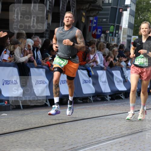 13.09.2026 - 21. swb-Marathon Bremen Strokosch-Dieckow http://msf.ph/oto/10325422 13.09.2026 13:11:20 Ziel 335, 384, 697, 2021, 2759, 3484, 3647, 4023, 4429, 4475, 4571, 5079, 5168, 5314, 6471, 6657, 7115, 7136, 8183, 9410, 9622, 382, 3899, 7109, 8982, 9291 meine-sportfotos.de